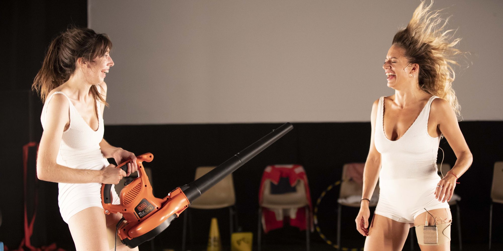 TENIR DEBOUT - Crédit Jean Louis Fernandez